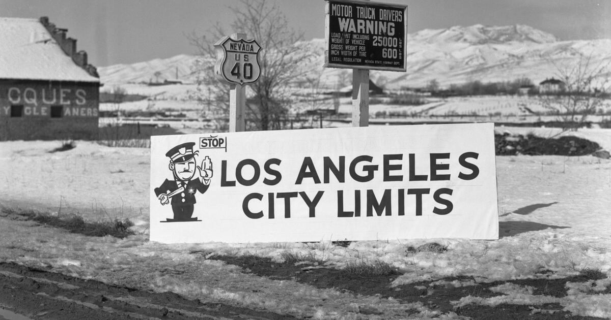 The LAPD once stopped American migration at the California border — to keep out the poor