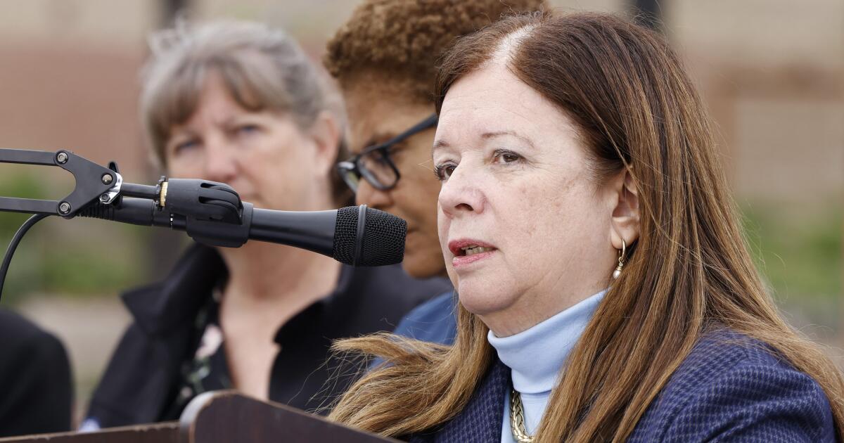 Push to oust L.A. city attorney grows as challenger gains support of D.A., police union