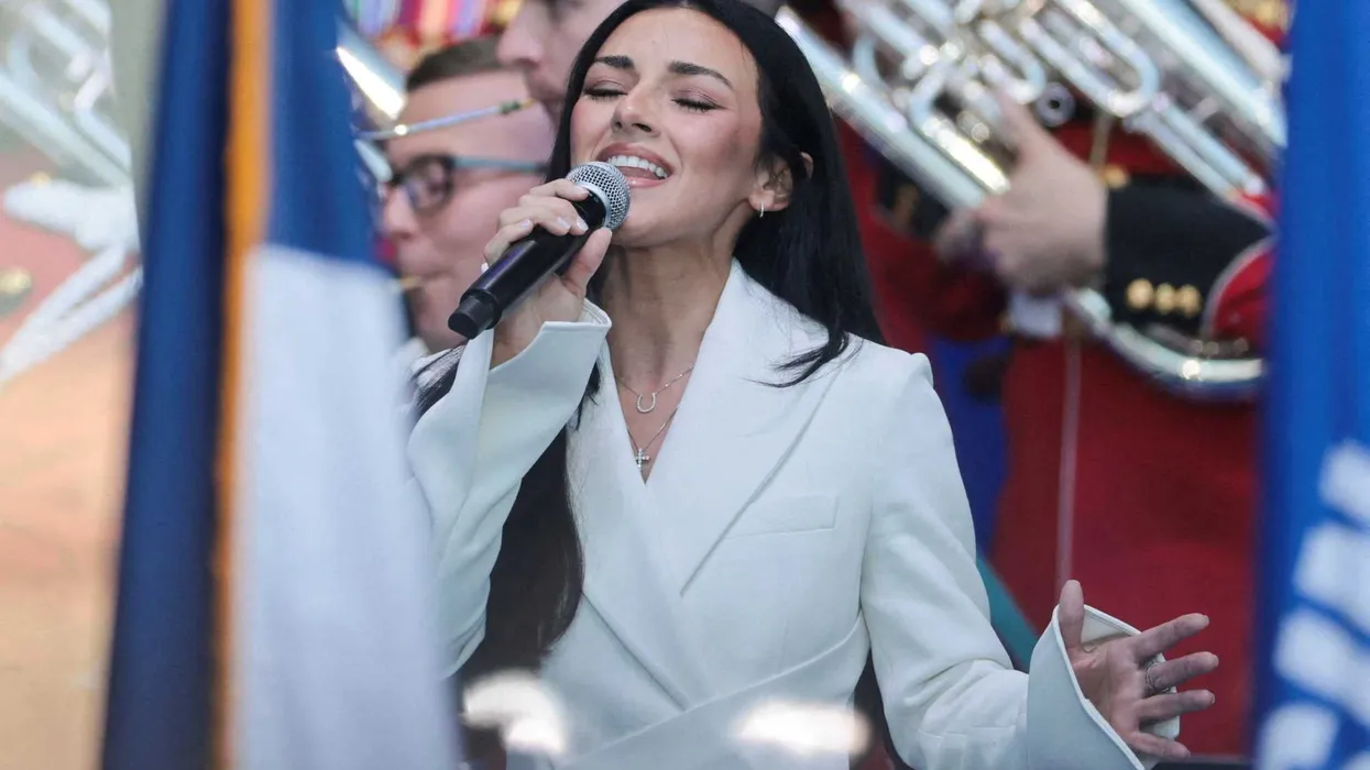 Kash Patel’s girlfriend triggers mockery singing the national anthem at Trump’s 250 rally