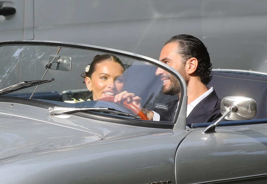 Blondeau and Attal in their Porsche 356 Speedster.