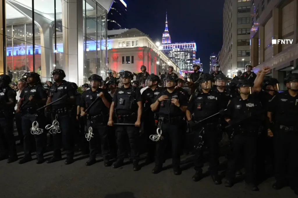 NYPD Knicks fans