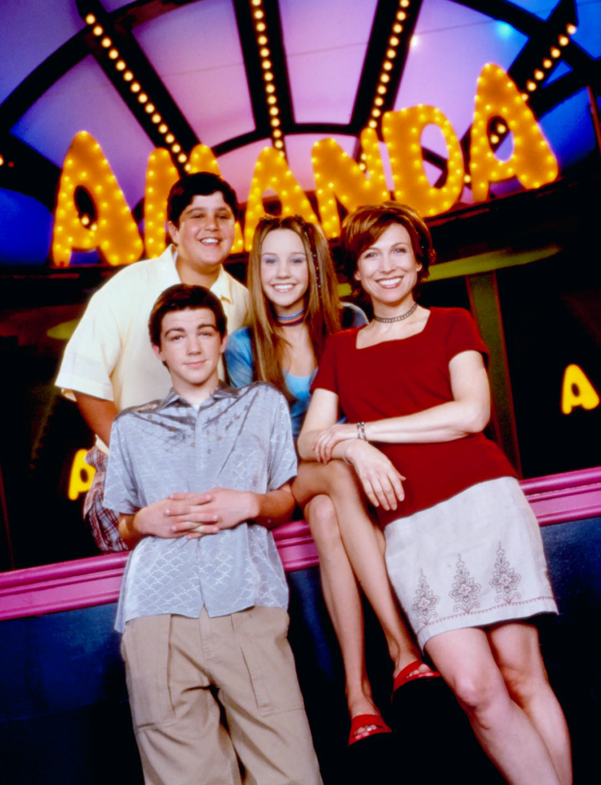 Cast shot of Drake Bell, Josh Peck, Amanda Bynes, and Nancy Sullivan from "The Amanda Show."