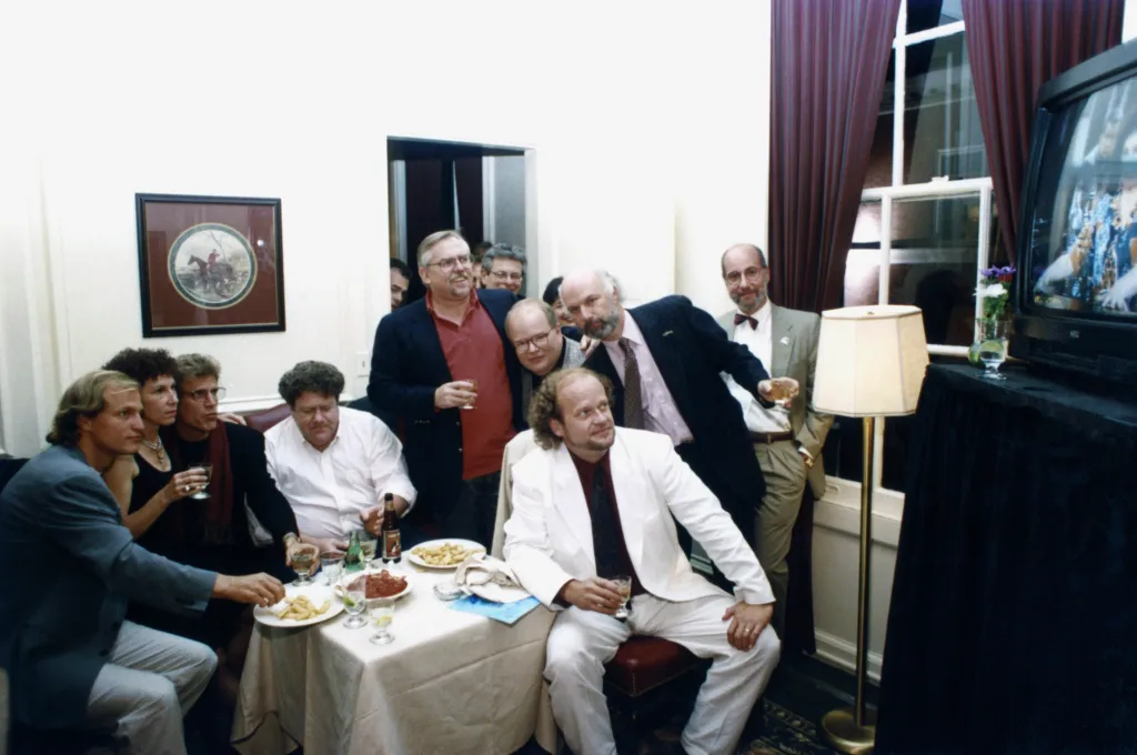 The cast and crew of Cheers at the "Final Show Party."