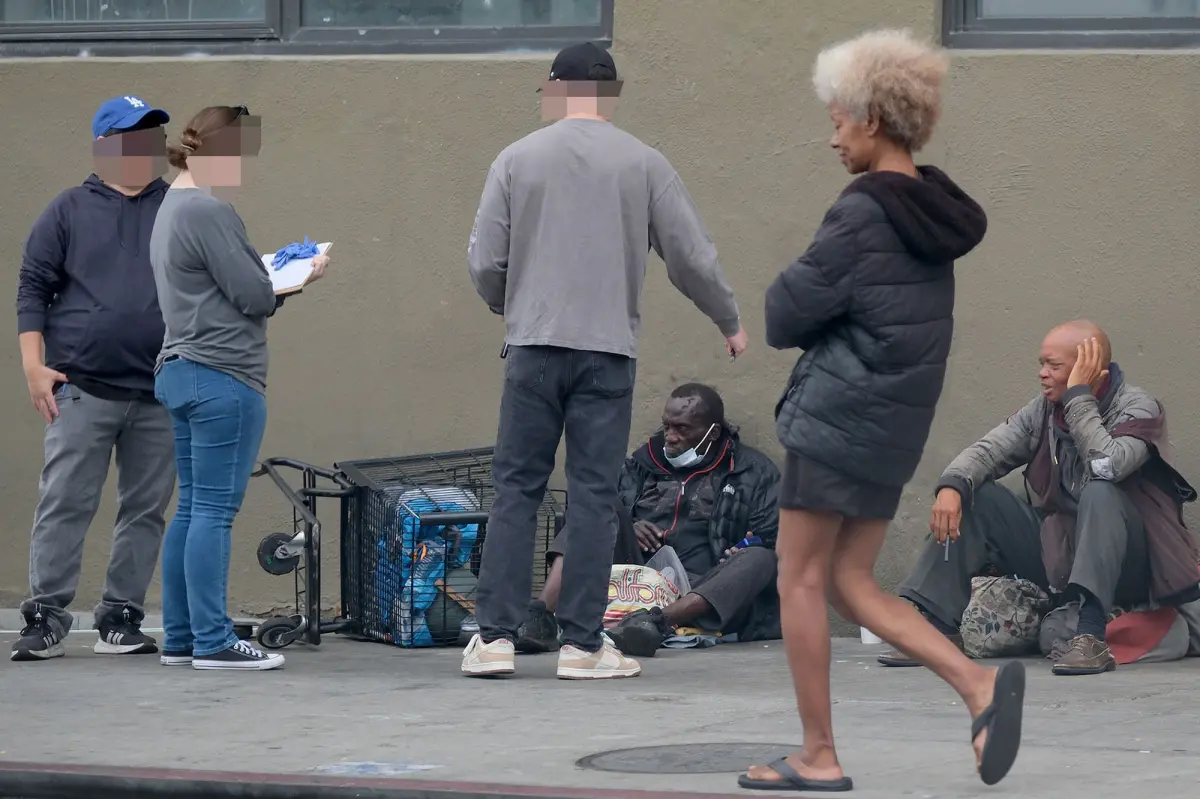 FBI agents descend on Skid Row in massive voter fraud probe after stunning claims of election bribery