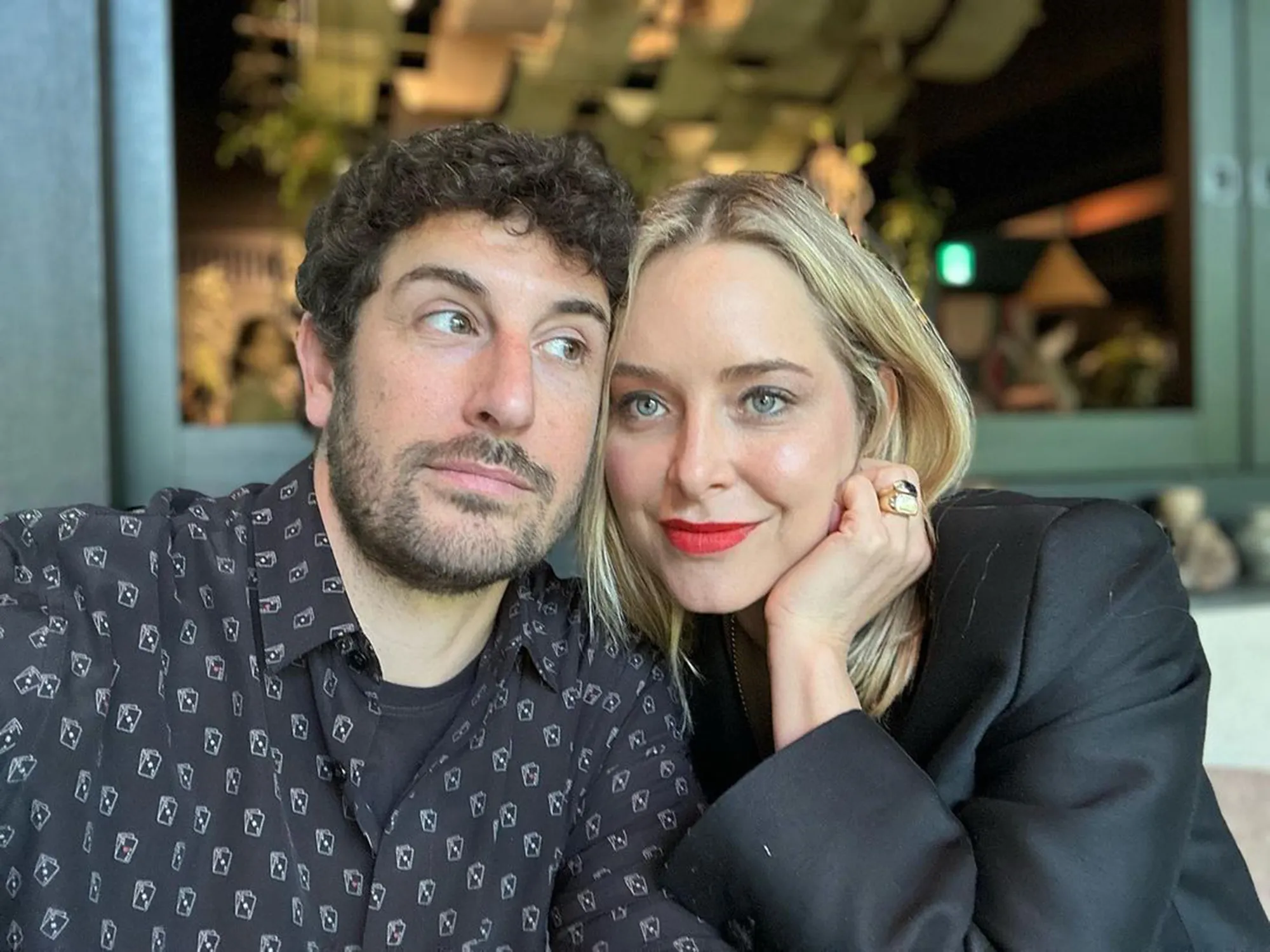 Jenny Mollen in a selfie with Jason Biggs.