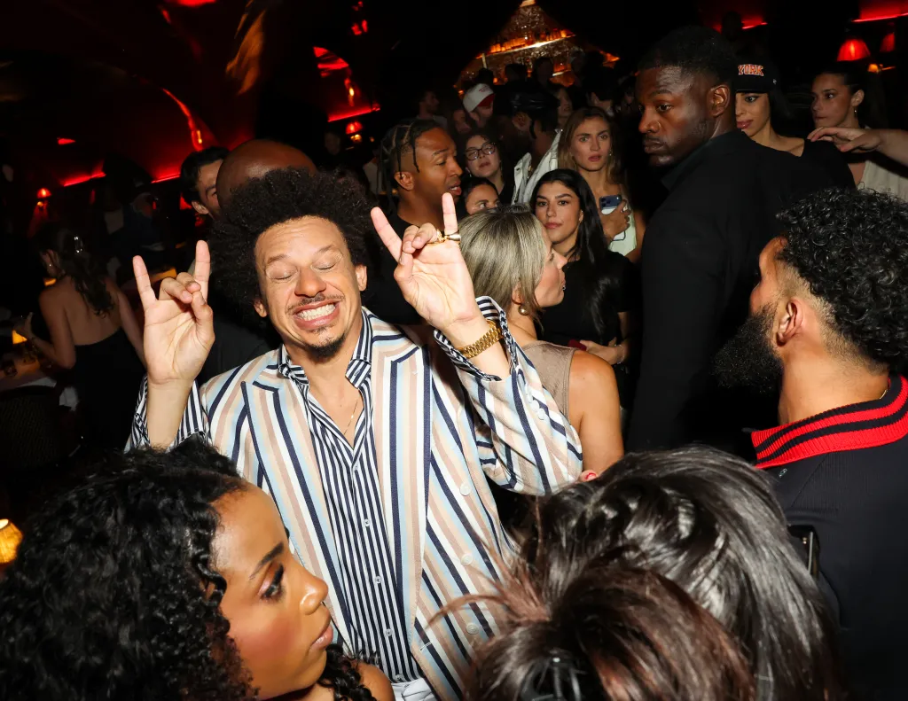 Eric André making
