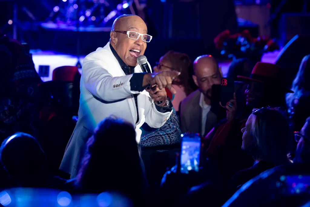 Peabo Bryson performing "Golden Touch" at the Andiamo Celebrity Showroom.