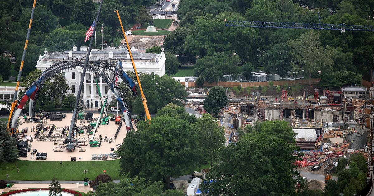 As we approach July 4, the capital is, fittingly, a mess