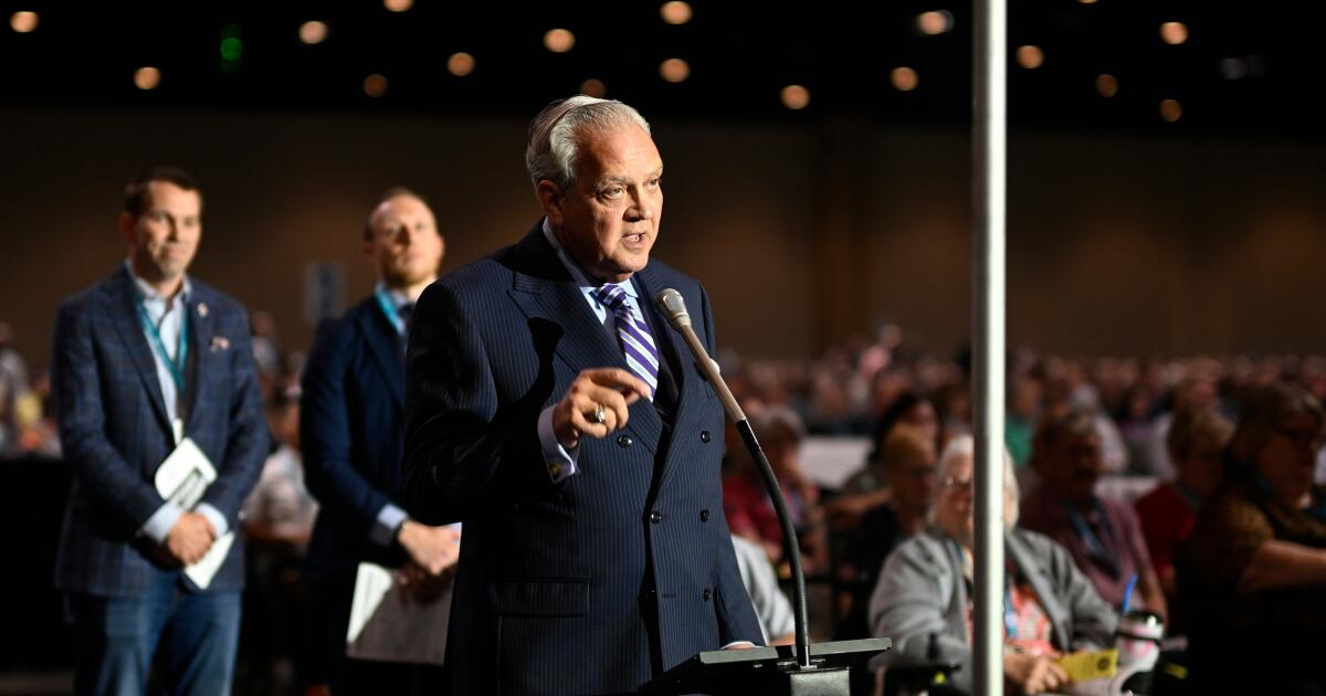 Southern Baptists vote to advance a formal ban on churches with women pastors