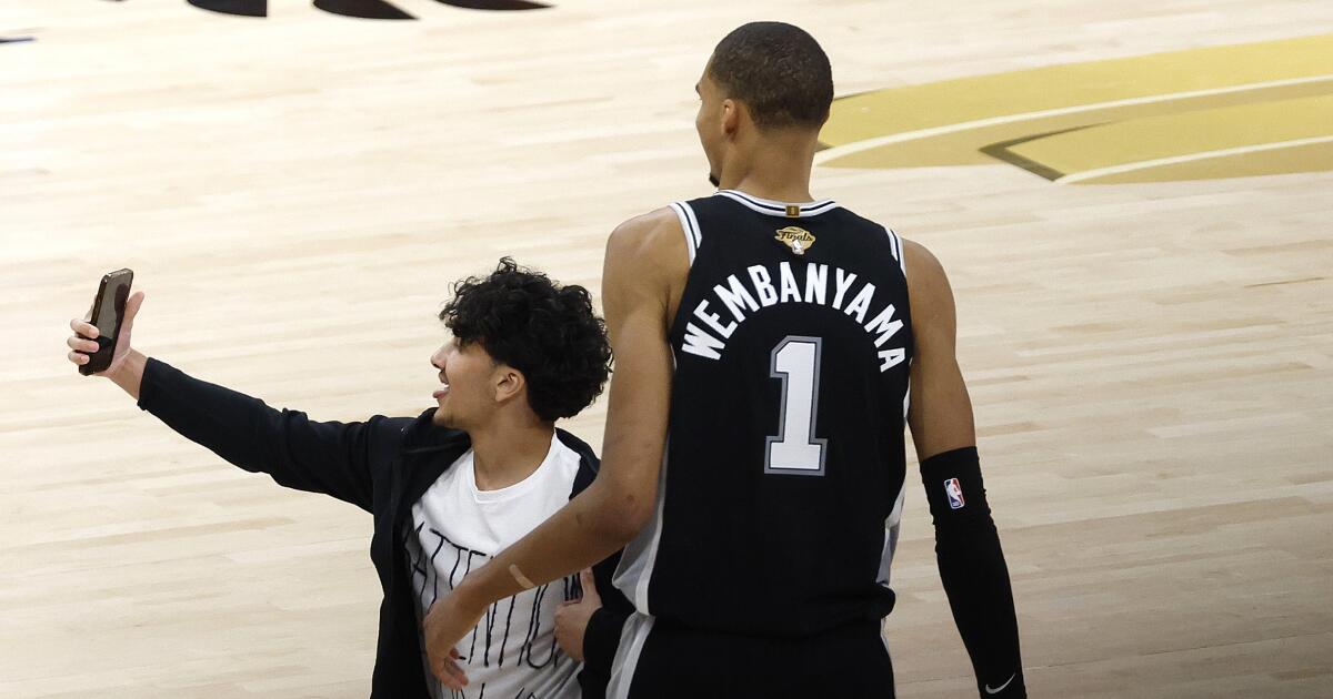 NBA bans juvenile fan for life after he rushes court to get selfie with Victor Wembanyama