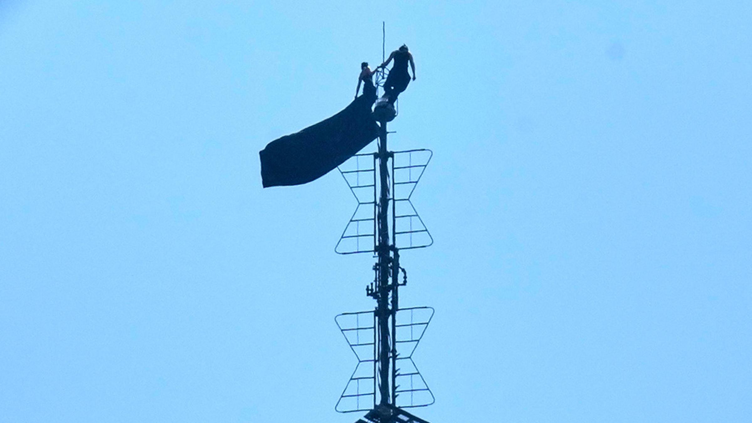 Daredevil Couple Arrested After Climbing the Empire State Building: What We Know