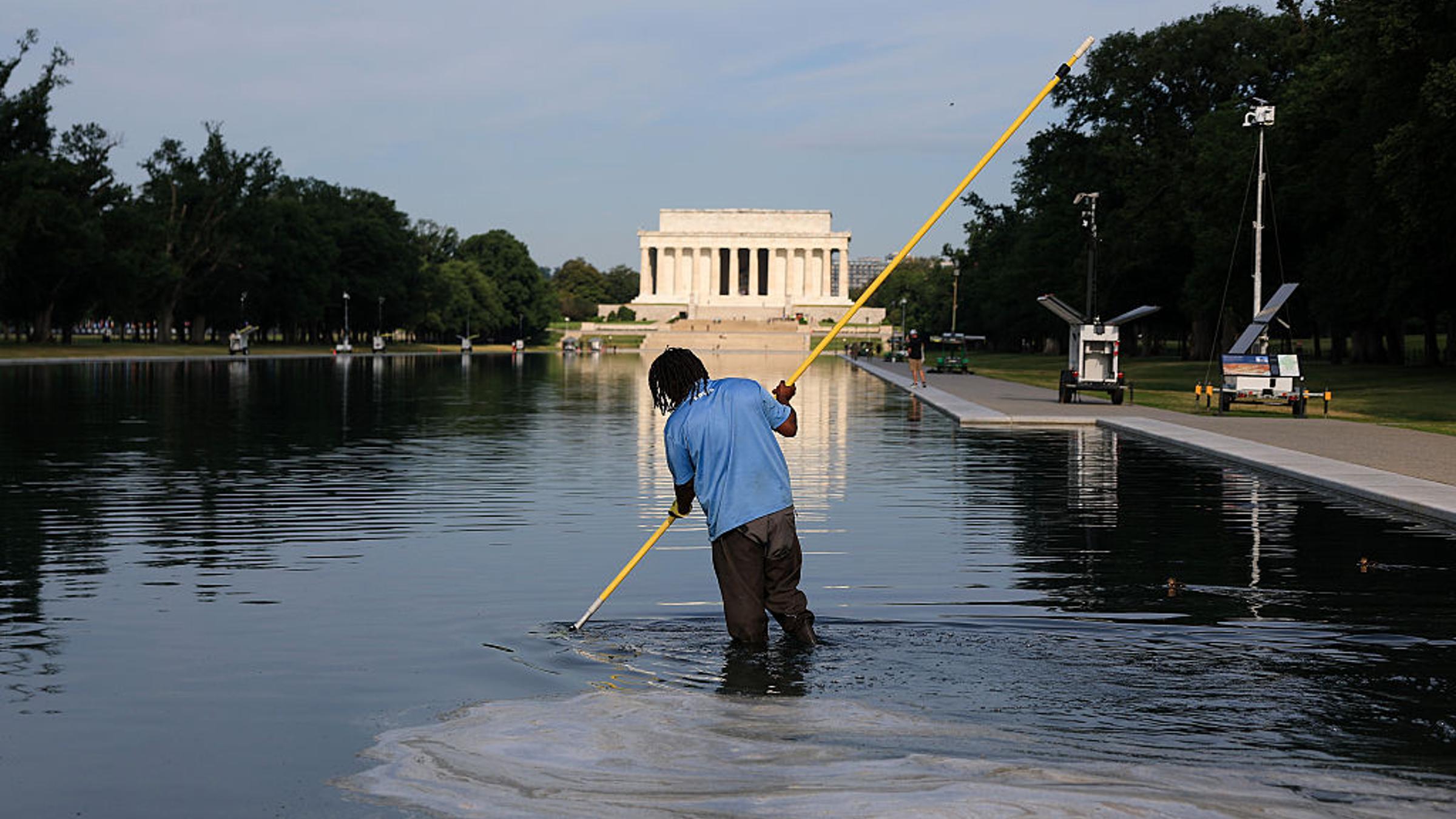 Lincoln Memorial Reflecting Pool Repairs Awarded to Same Contractor