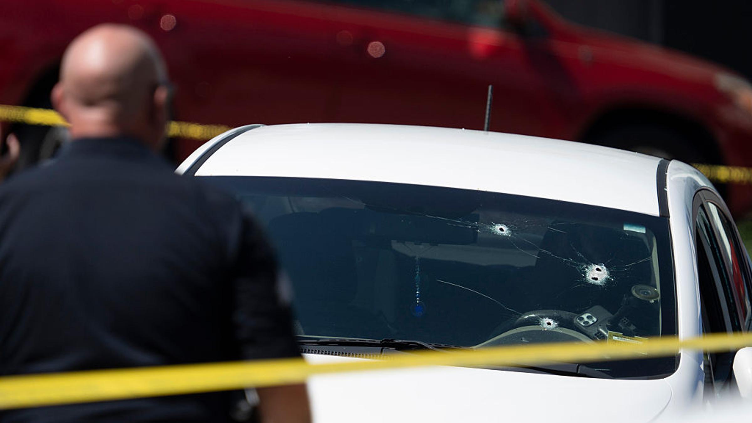 ICE Pausing Most Traffic Stops Following Deadly Shootings In Maine and Texas, Sources Say