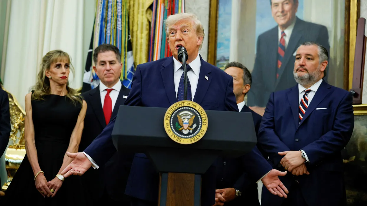 Political commentator fact-checks Trump and Cruz’s claims on the economy