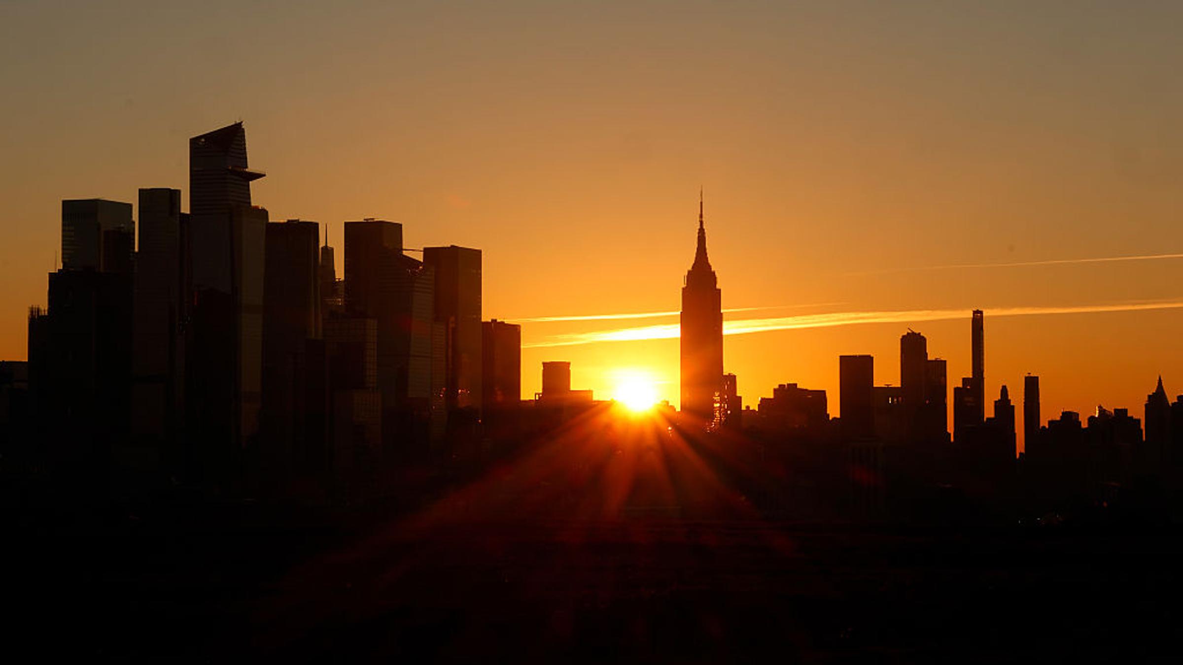 Darker Mornings, Brighter Evenings: What Permanent Daylight Saving Time Would Look Like Across the U.S.
