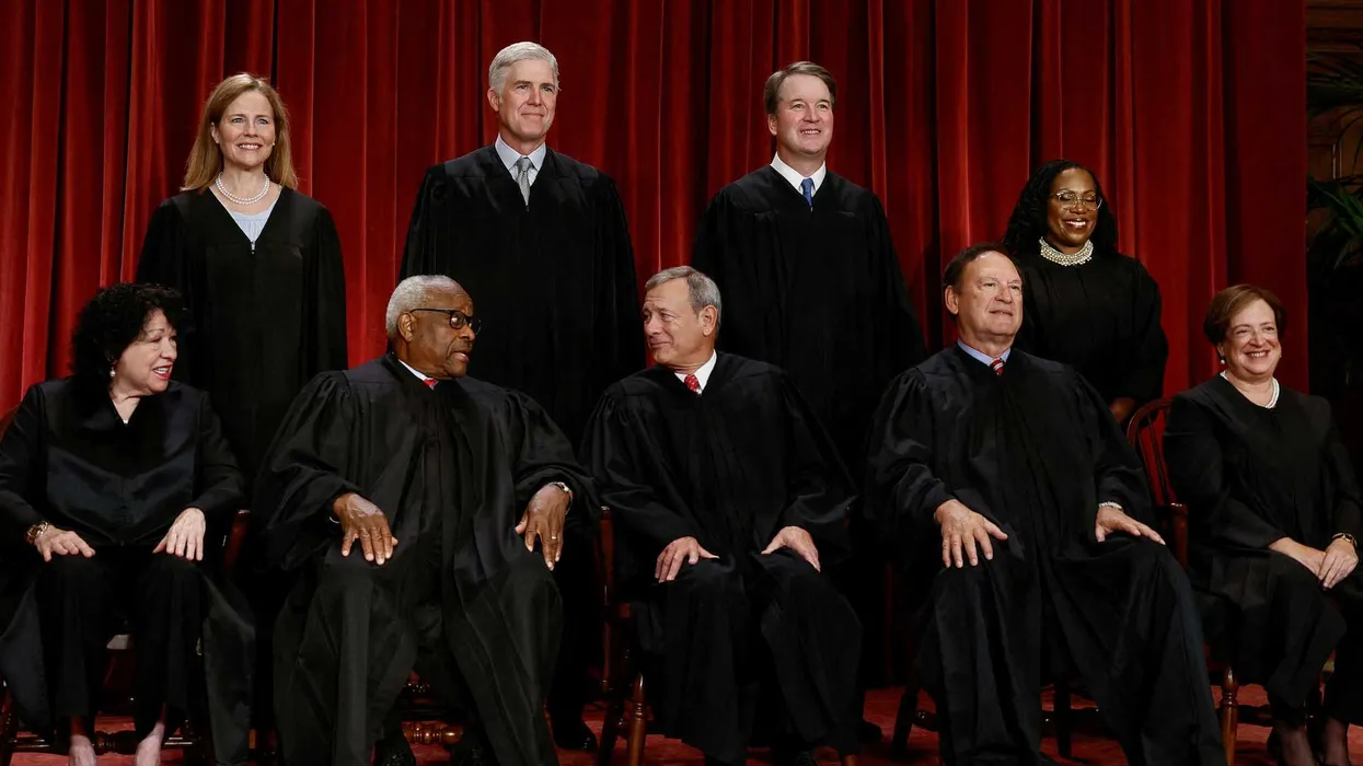 Sneaky ‘jab’ smacks Supreme Court as Trump foe takes on Trump DOJ in new filing: expert