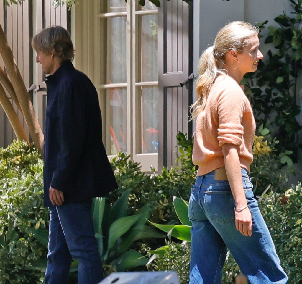 Apple Martin and Owen Wilson on the set of "Paris Paramount."