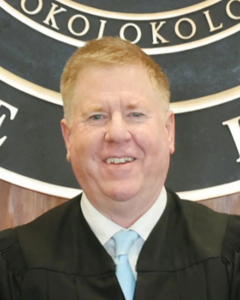 Hawaii Supreme Court Associate Justice Todd Eddins used a ruling to deliver a blistering rebuke of Chief Justice John Roberts' Supreme Court.