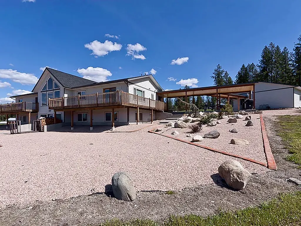 Mina Farahmand's Colville, WA 5000 square foot home sitting on 30 acres.