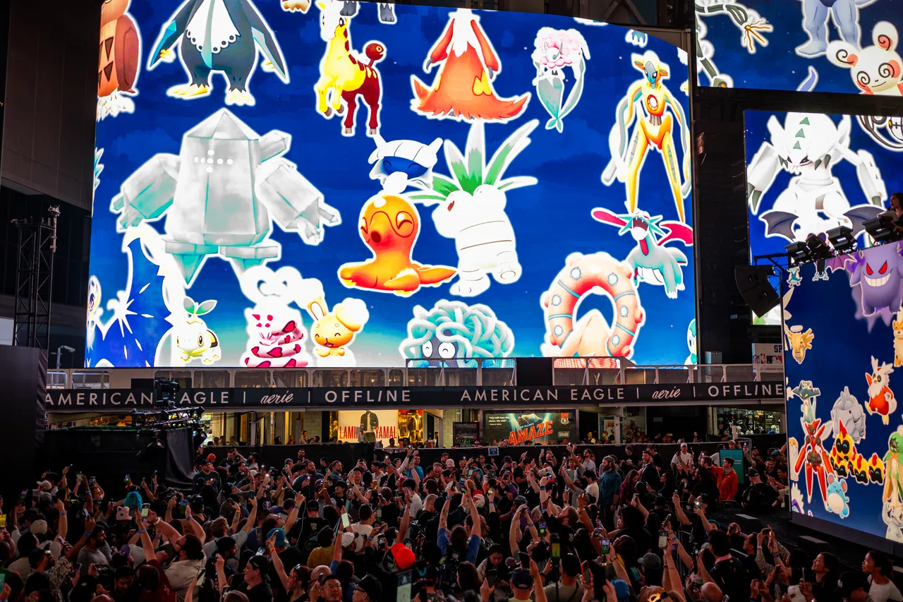 Thousands of ‘Pokémon Go’ Players Descend on Times Square to Defeat Mewtwo