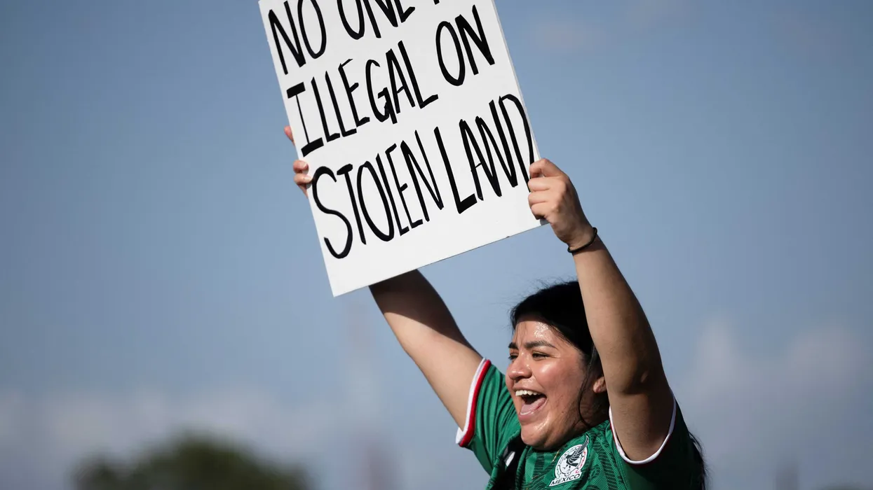 Damning report finds ‘no evidence’ Trump’s ICE raids help American workers