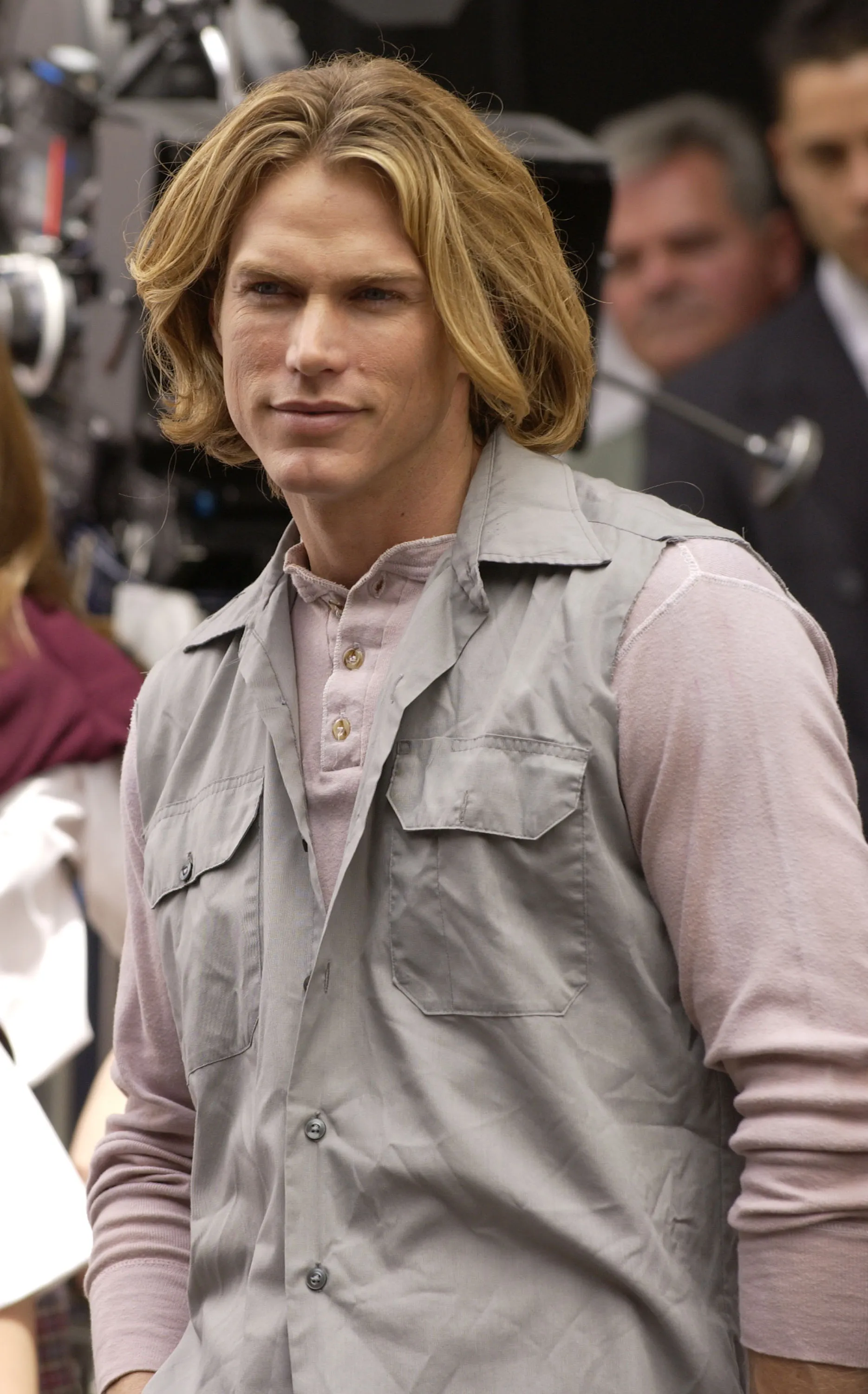 Jason Lewis on the set of "Sex and the City."