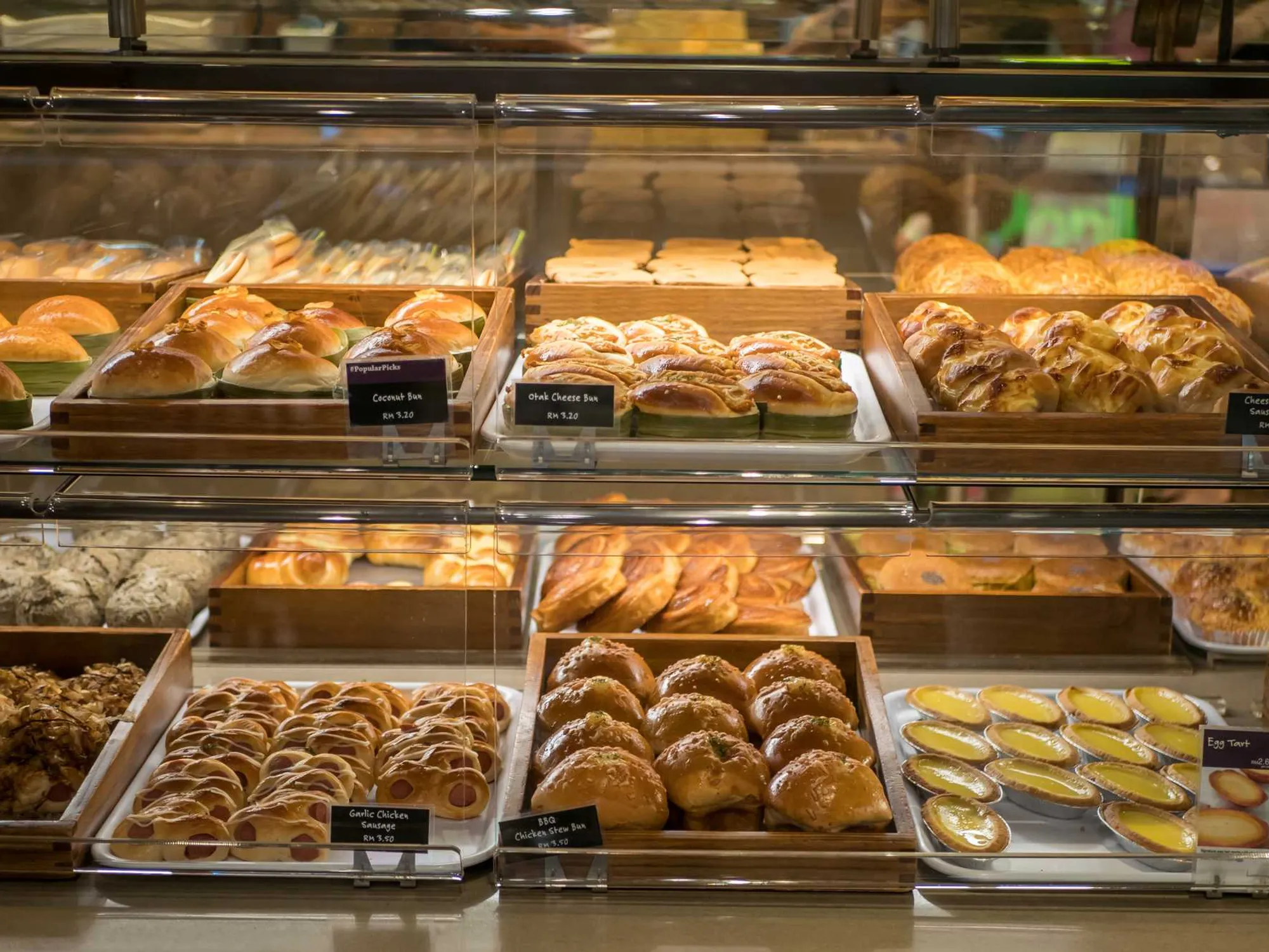 Texas bakery rakes in the dough after viral brawl with MAGA