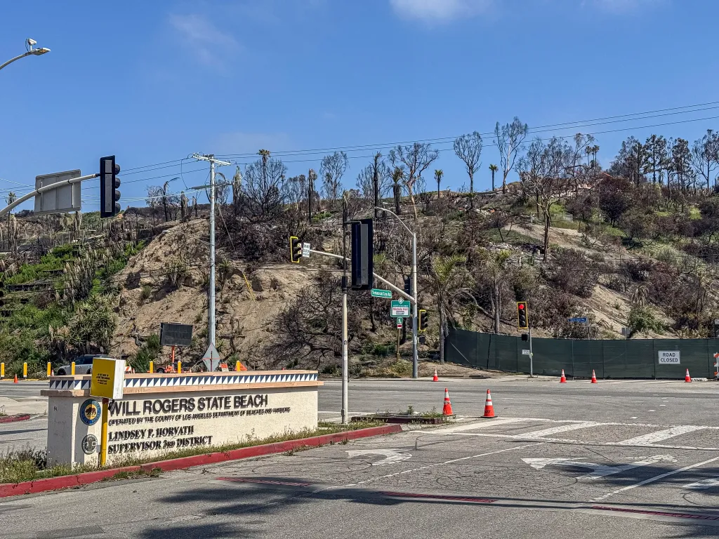 Police chase at Will Rogers State Beach.