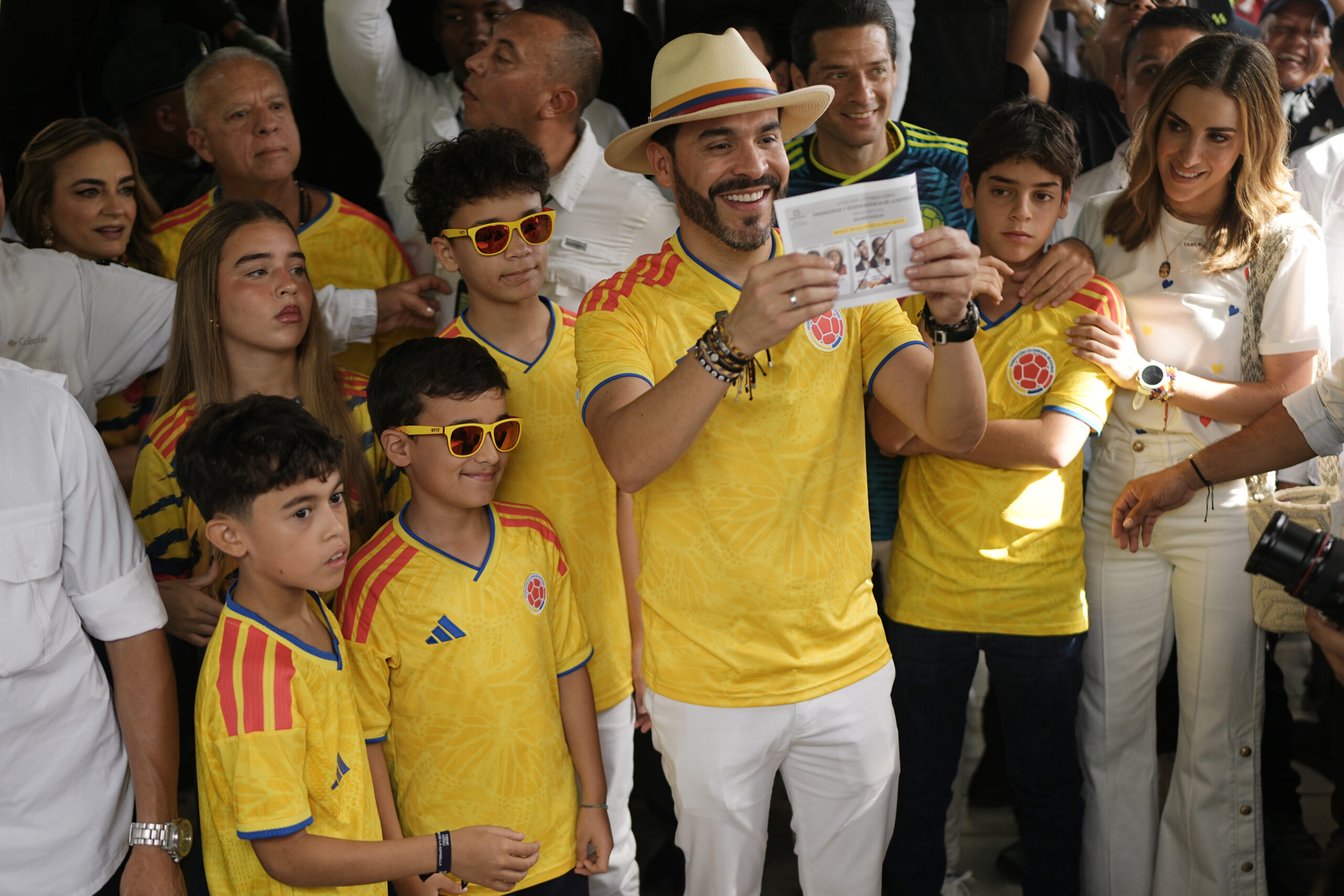 The populist trick that turned a soccer shirt into a campaign uniform