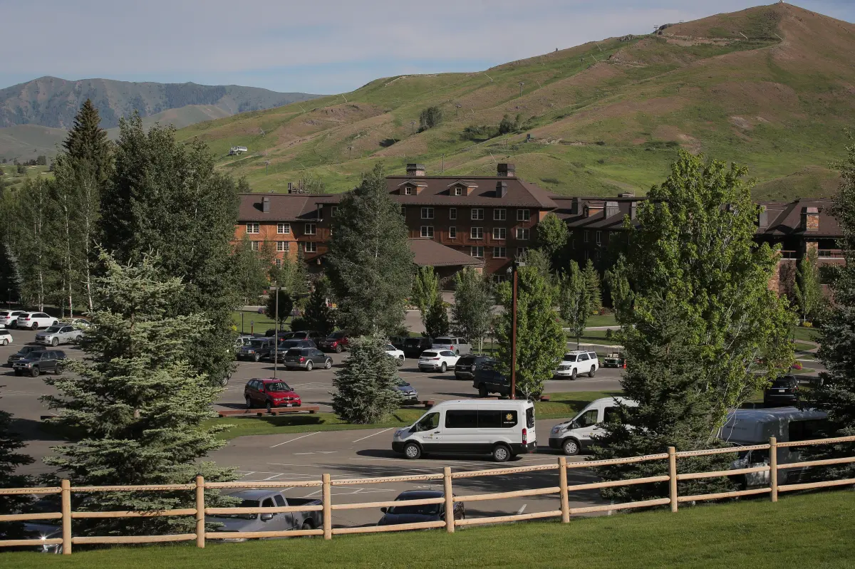 Sun Valley has spawned some memorably awful megadeals — it’s a complete joke now