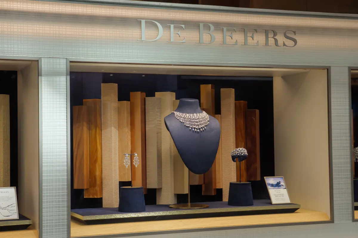 Diamond giant De Beers in talks for $1B sale to consortium – fraction of previous worth due to plummeting demand: report
