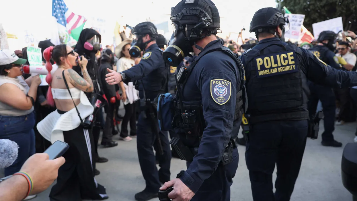 Red state prosecutor goes rogue as feds refuse to help him investigate ICE killing