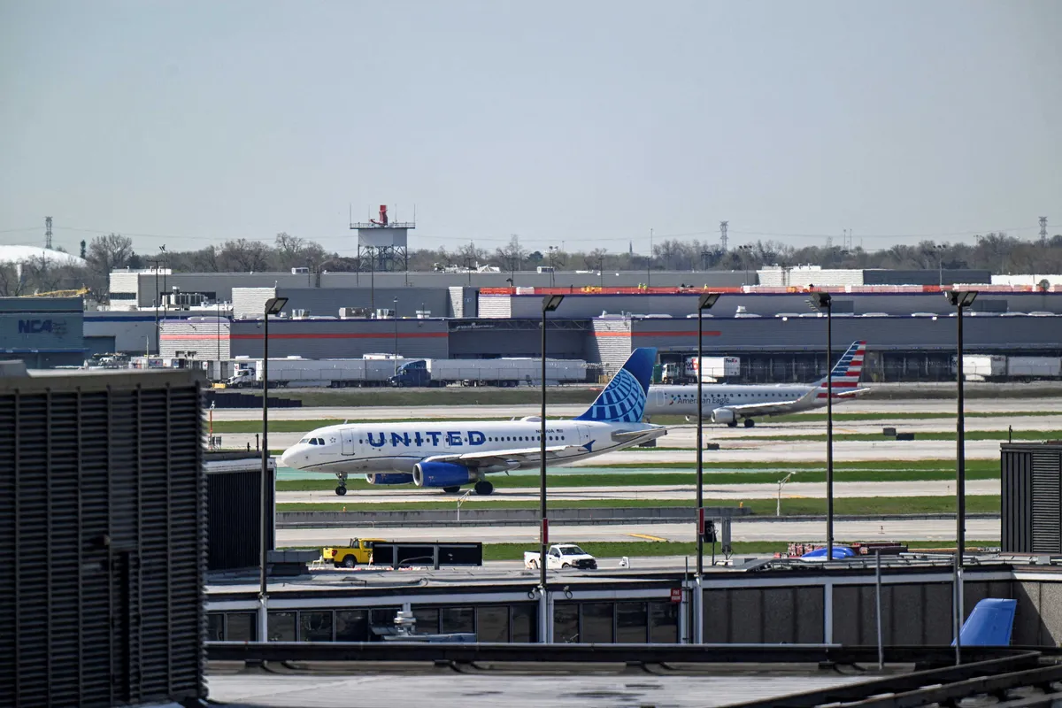 United Airlines agent threatens to call ICE on a customer