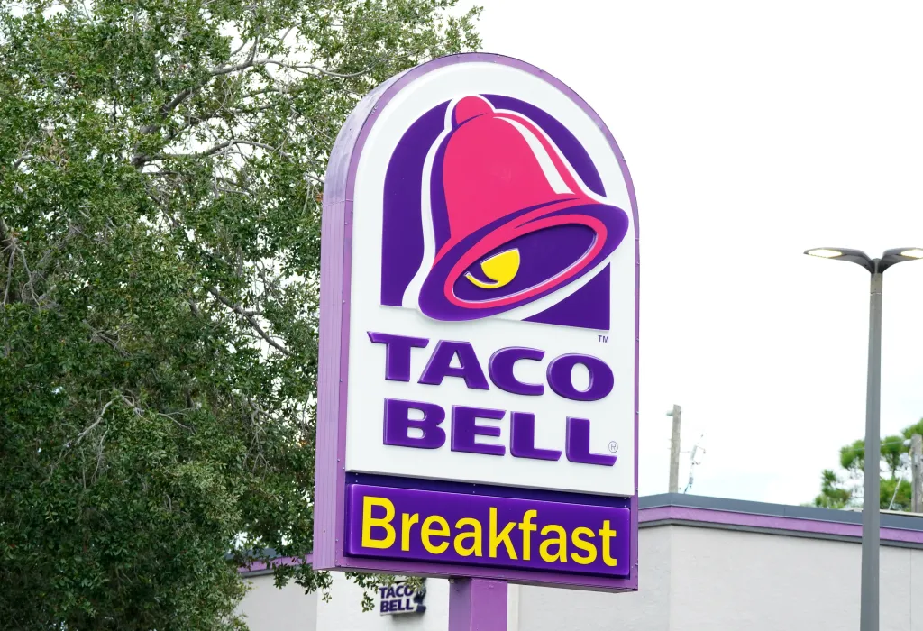 Taco Bell restaurant sign advertising "Breakfast".