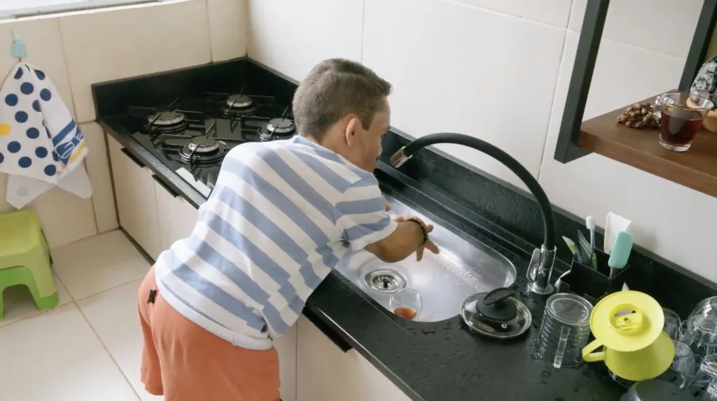 “Now comes the coolest part of the kitchen, the sink,” Barros said on the show, highlighting the fixture built for easier access.