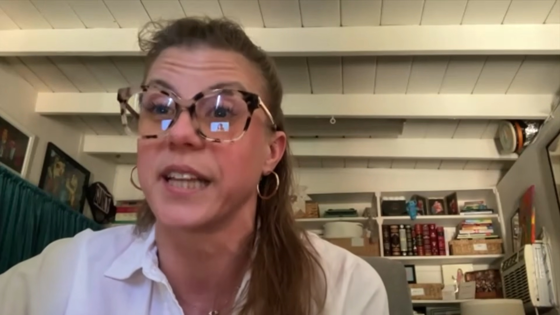 Jodie Sweetin in a video call.