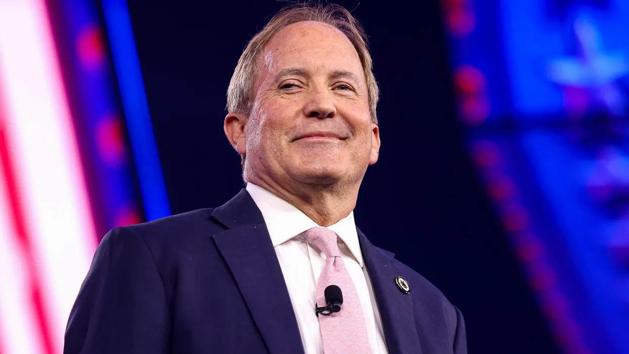 Ken Paxton runs away from presser as he is bombarded with fraud allegations