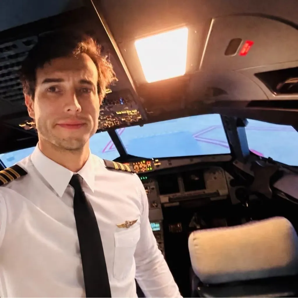 Leandro Andrés Bertazzo jumped out of an airplane and fell to his death during a training flight over Córdoba, Argentina, on July 4, 2026.