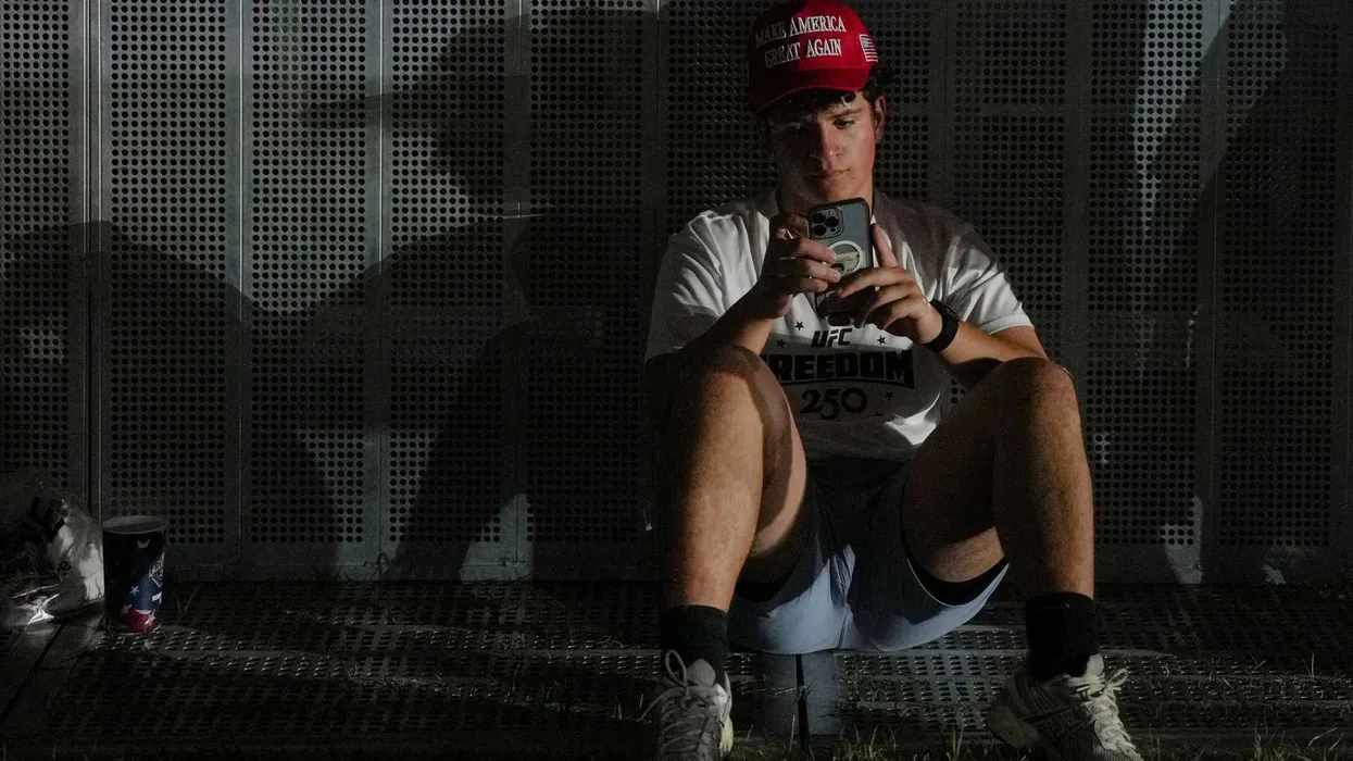 ‘Warning sign’ for GOP as Trump deed turns his ‘own base’ against midterm lifeline