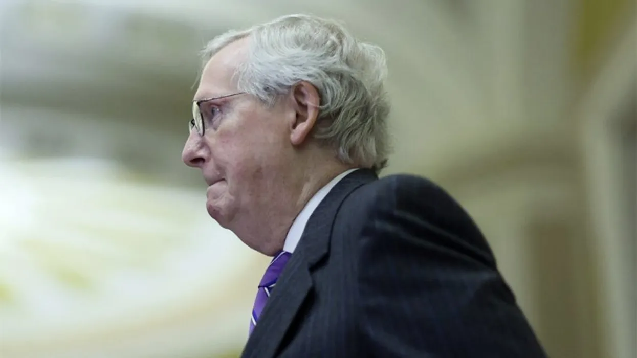 Mitch McConnell’s latest proof-of-life picture sparks internet firestorm