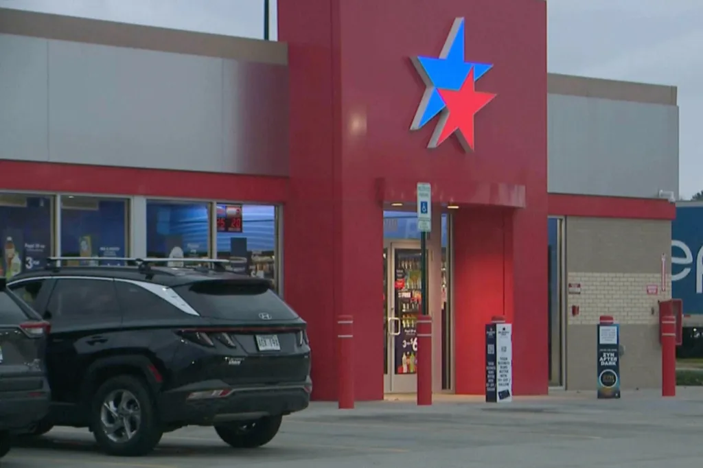The younger Hartwick played a $30 quick play ticket for the Dec. 24, 2025 drawing at the Murphy USA store and gas station in Cabot, Arkansas.