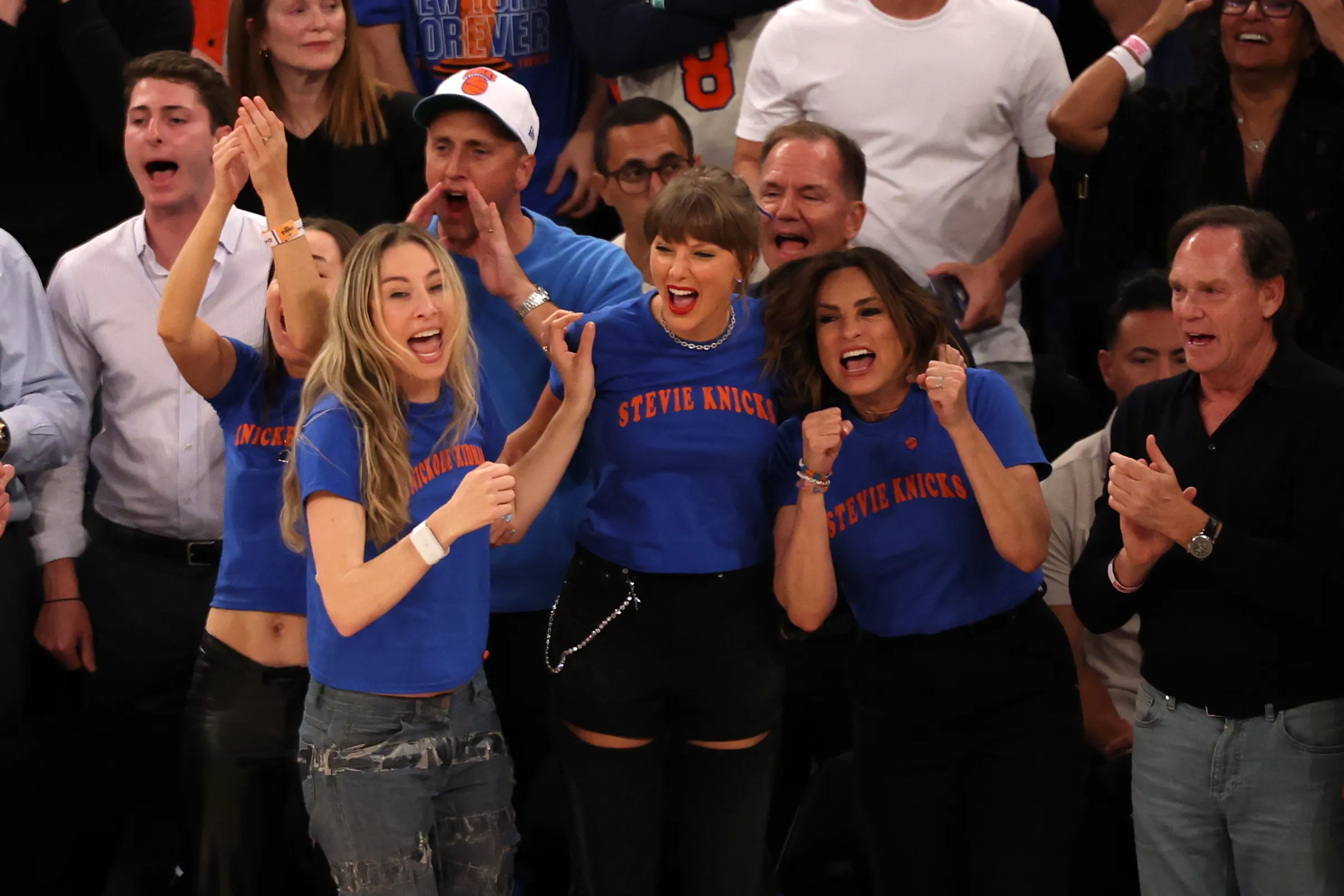 Este Haim, Taylor Swift and Mariska Hargitay