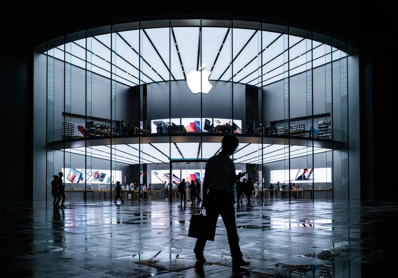 Security Roundup: Apple’s Hide My Email Service Fails to Hide Your Email