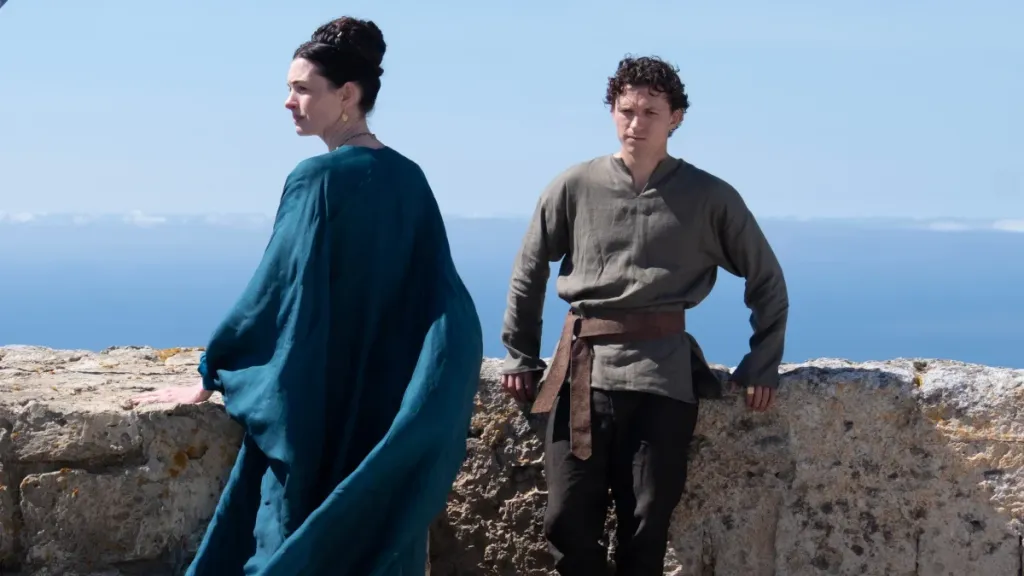 Anne Hathaway and Tom Holland in 