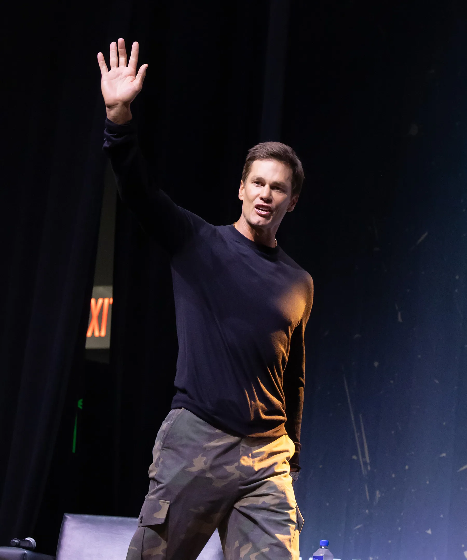 Tom Brady waving to the crowd at Fanatic Fest Day 2.