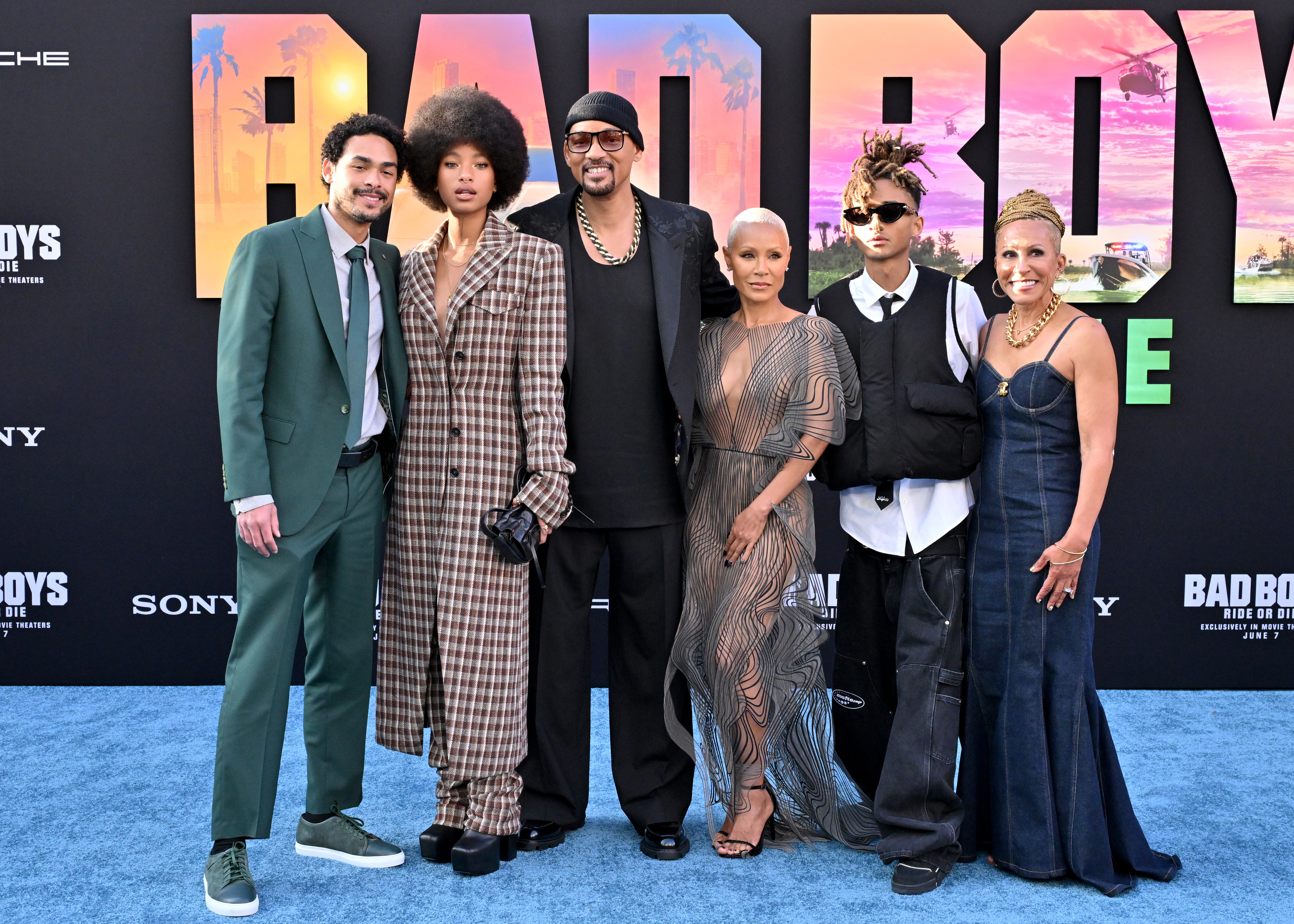 Trey Smith, Willow Smith, Will Smith, Jada Pinkett Smith, Jaden Smith, and Adrienne Banfield-Norris posing at the "Bad Boys: Ride or Die" premiere.