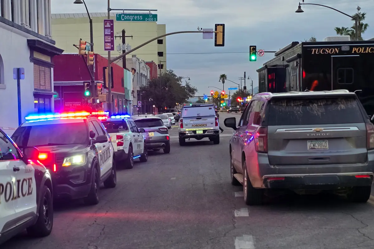 Hero Tucson cops stop mass shooting that left 9 people critically wounded