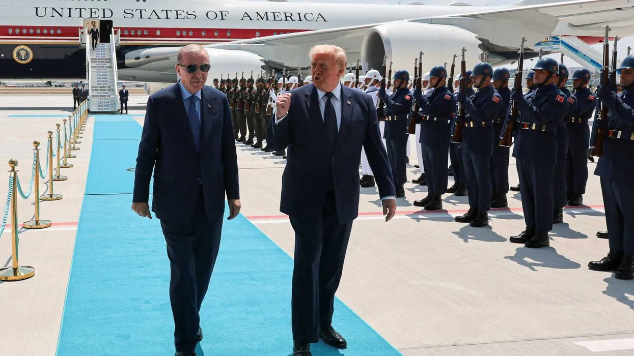 Trump ditches Qatari jet as experts raise equipment concerns