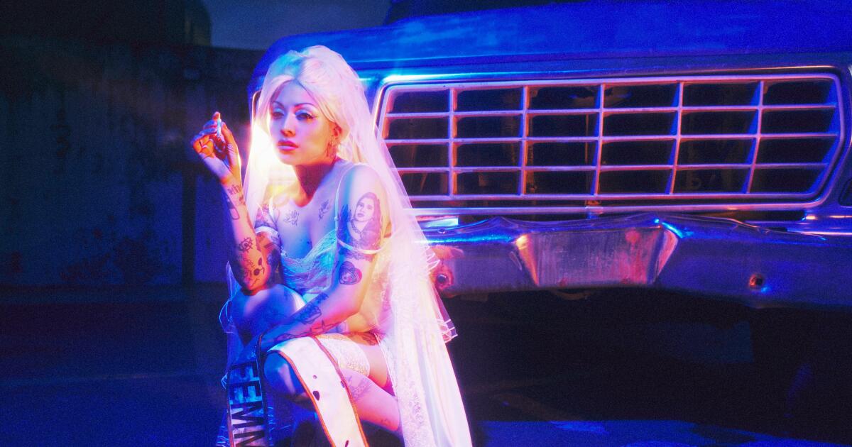 With ‘Femme Fatale Vol. 2,’ Mon Laferte shows she’s at her musical peak