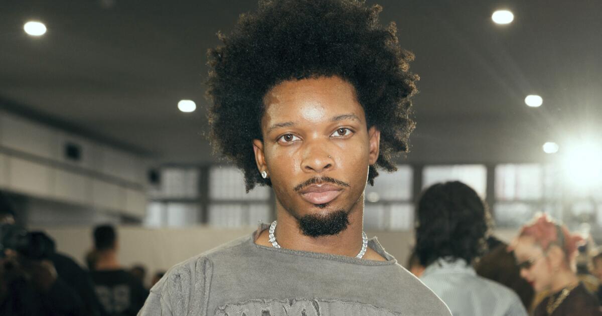 Slain teen threatened to destroy singer D4vd’s career before she was killed, messages show